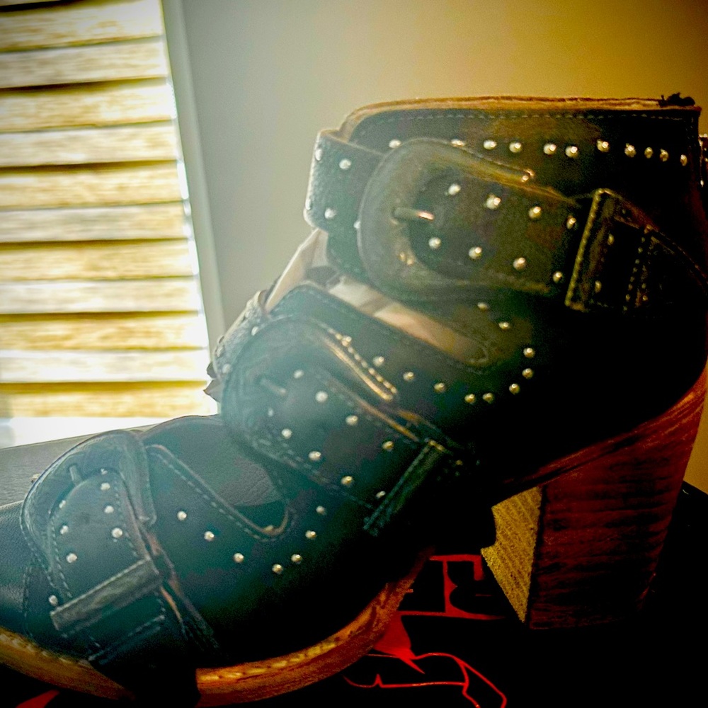 NEW Freebird by Steven Violet this season Black, Size8 unavailable from Freebird